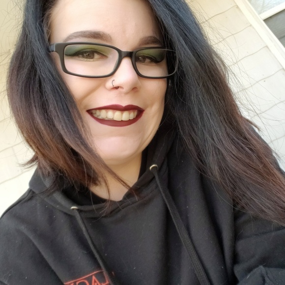 Meet your Posher, Ashley - Picture 1 of 1